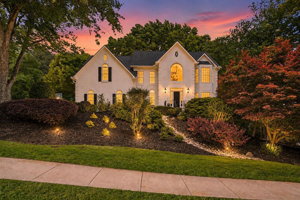 302 Barclay Pl., Woodstock, GA 30189
