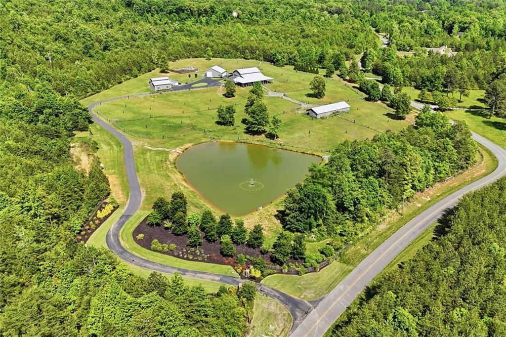 445 E Valley Rd., Rydal, GA 30171