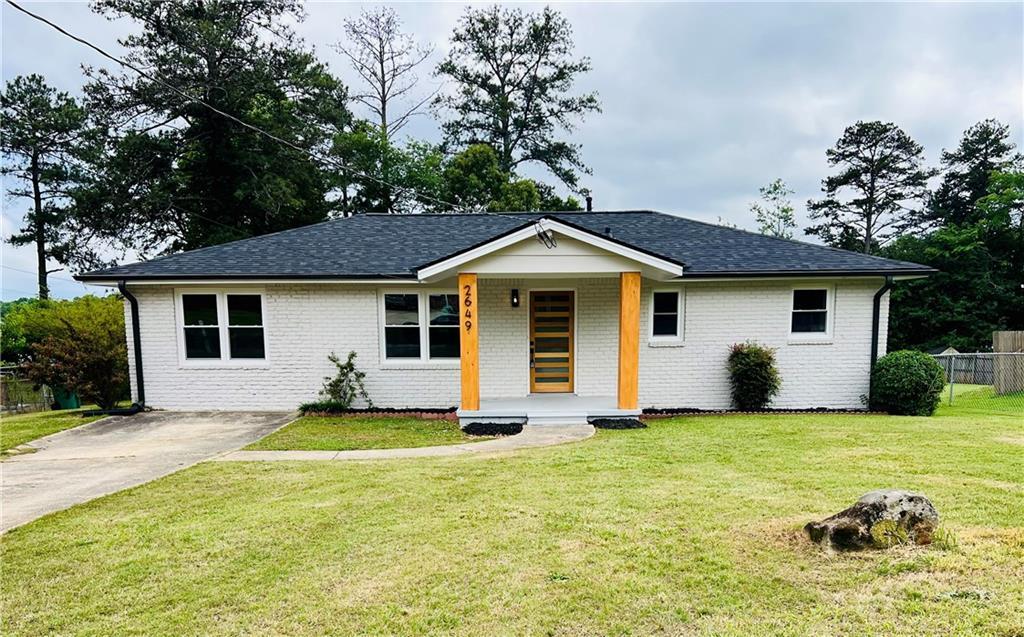 2649 Oak Cir., Ellenwood, GA 30294