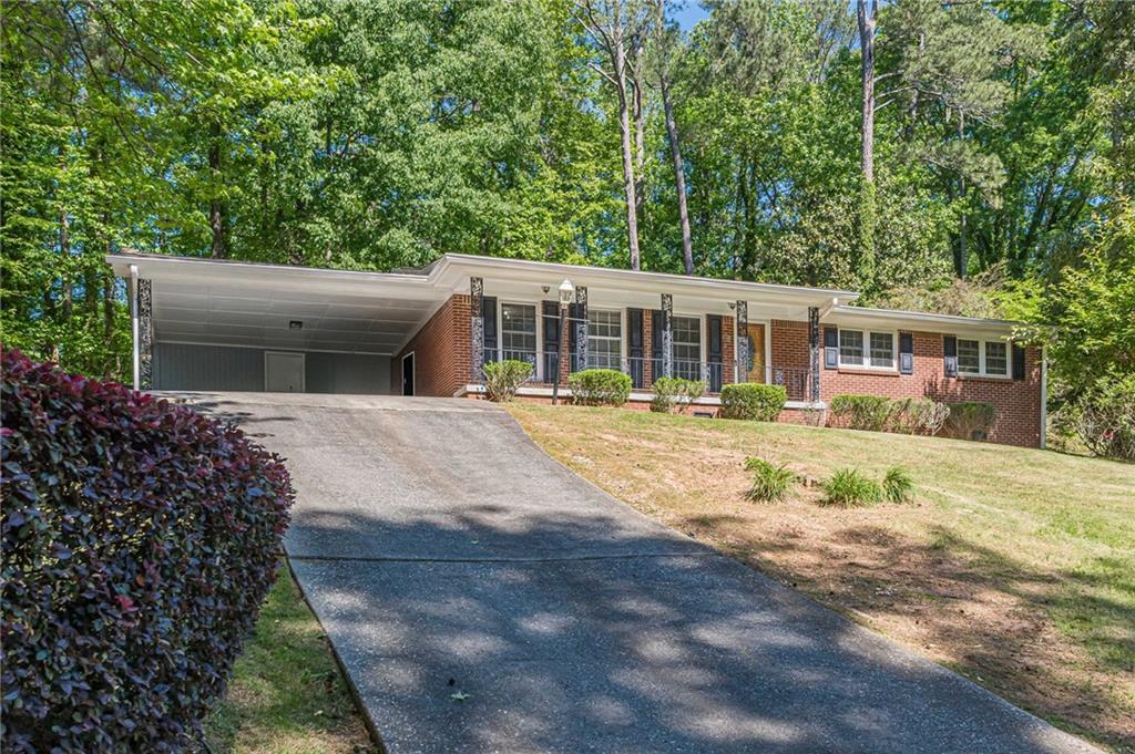 3483 Scenic Dr., East Point, GA 30344