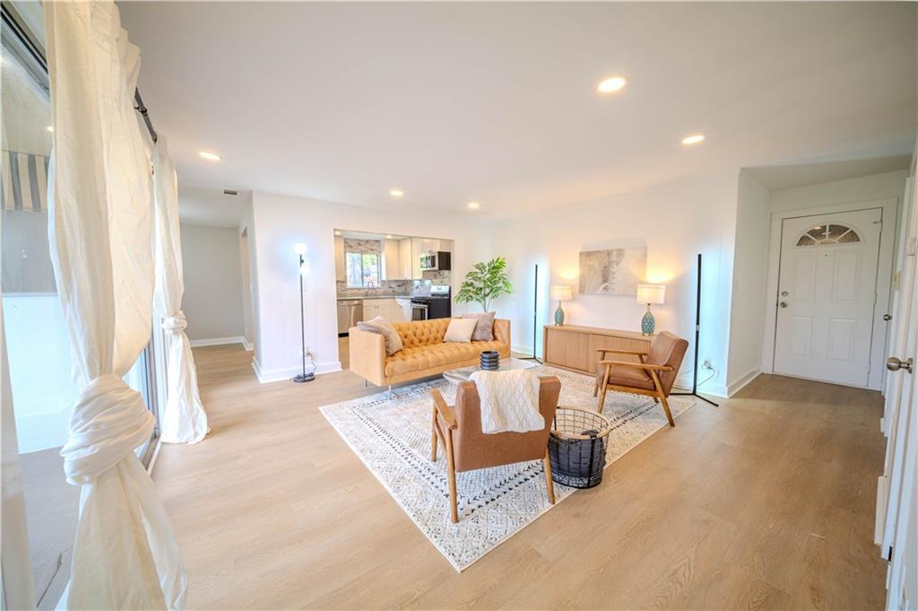 346 Carpenter Dr. #17, Atlanta, GA 30328