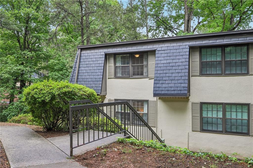 168 Barone Pl., Atlanta, GA 30327