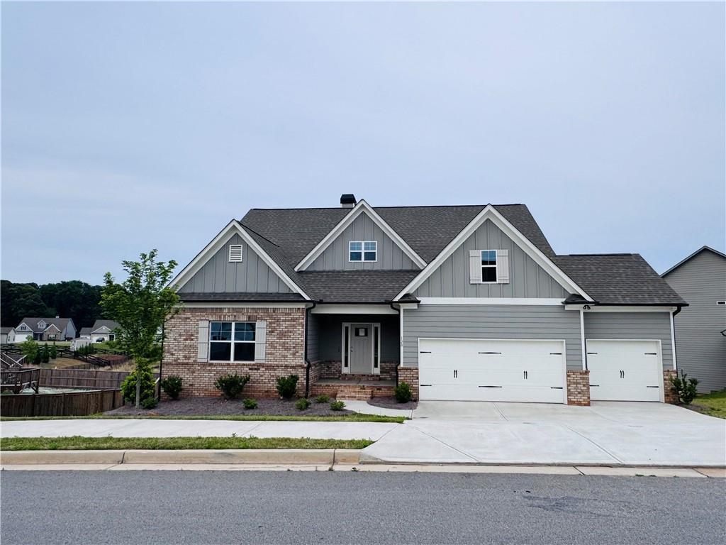 120 Cherokee Rose Ln., Hoschton, GA 30548