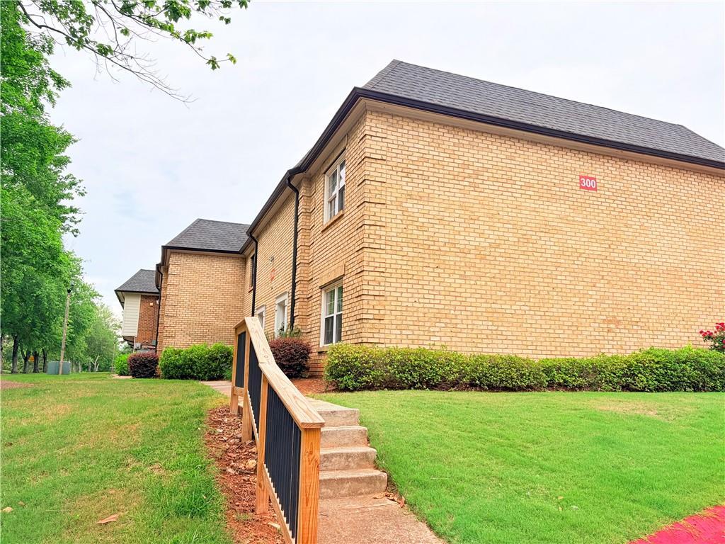 300 Winding River Dr. #E, Atlanta, GA 30350