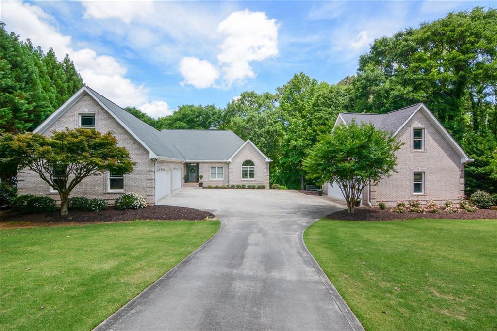 305 Lakeshore Dr., Hartwell, GA 30643
