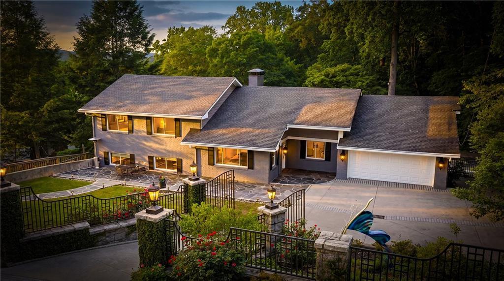132 Laurel Dr., Atlanta, GA 30342