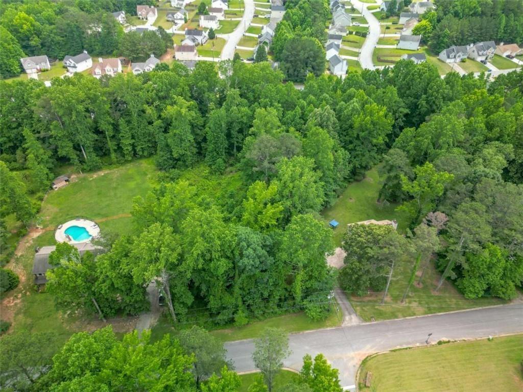 6990 Oak Leaf Dr., Fairburn, GA 30213
