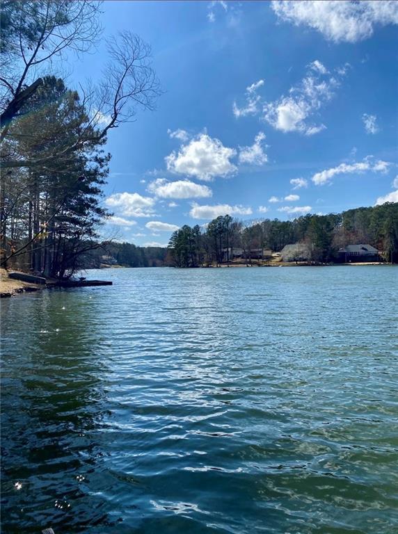 5566 Fisherman Ct., Villa Rica, GA 30180