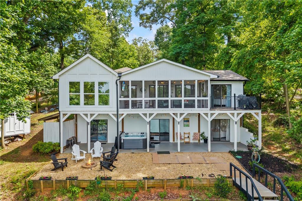 214 Sugar Cane Dr., Hartwell, GA 30643