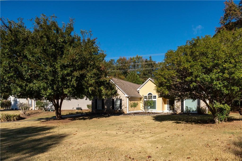 727 Eight Point Ct., Suwanee, GA 30024