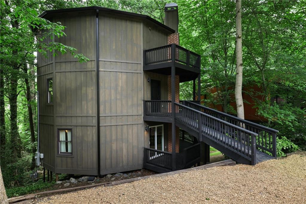 595 Overbrook Dr., Atlanta, GA 30318