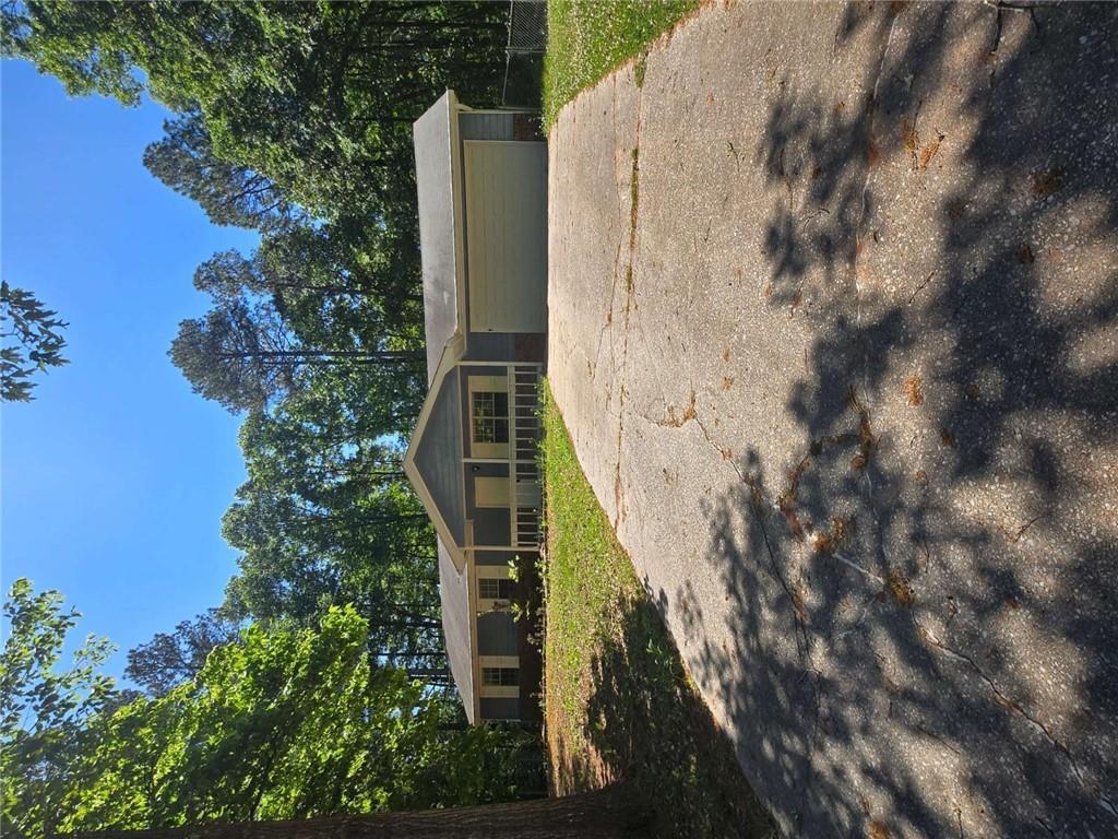 125 E Country Woods Dr., Covington, GA 30016