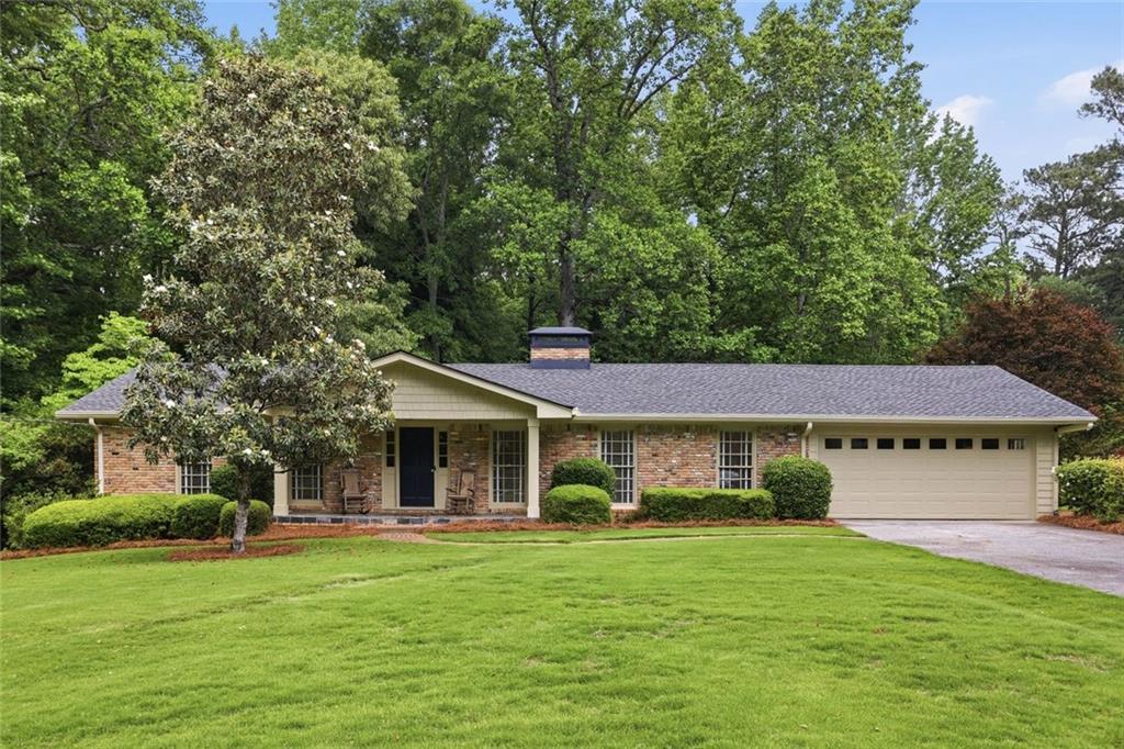 7265 Thornhill Ln., Atlanta, GA 30328