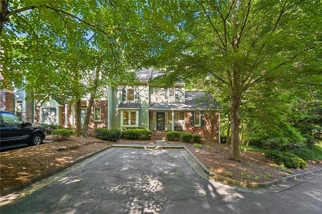 301 River Glen Dr., Roswell, GA 30075