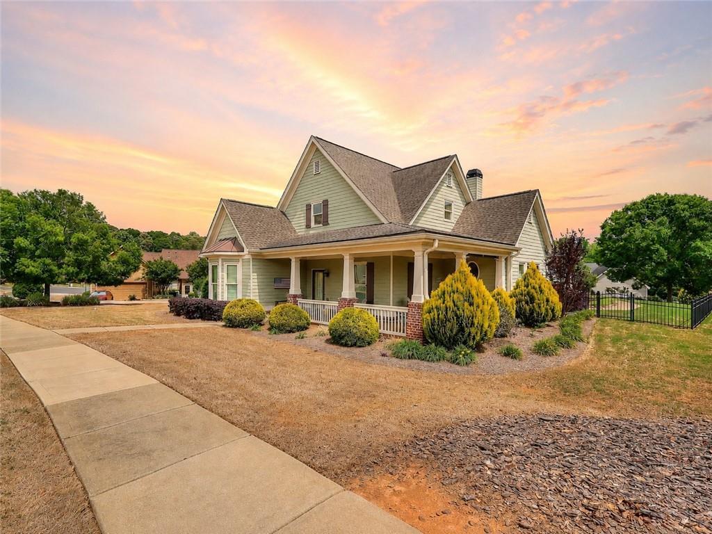 125 Hawthorn Way, Hoschton, GA 30548
