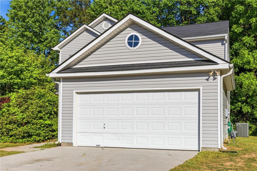 1094 Cliftwood Dr., Riverdale, GA 30296