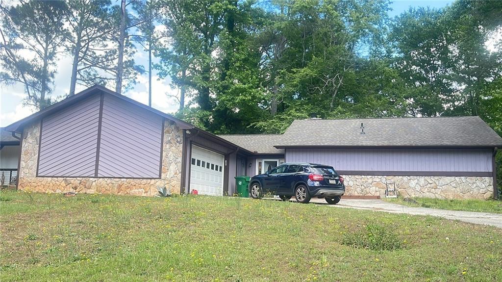 5025 Stoney Point Cir., Stone Mountain, GA 30088
