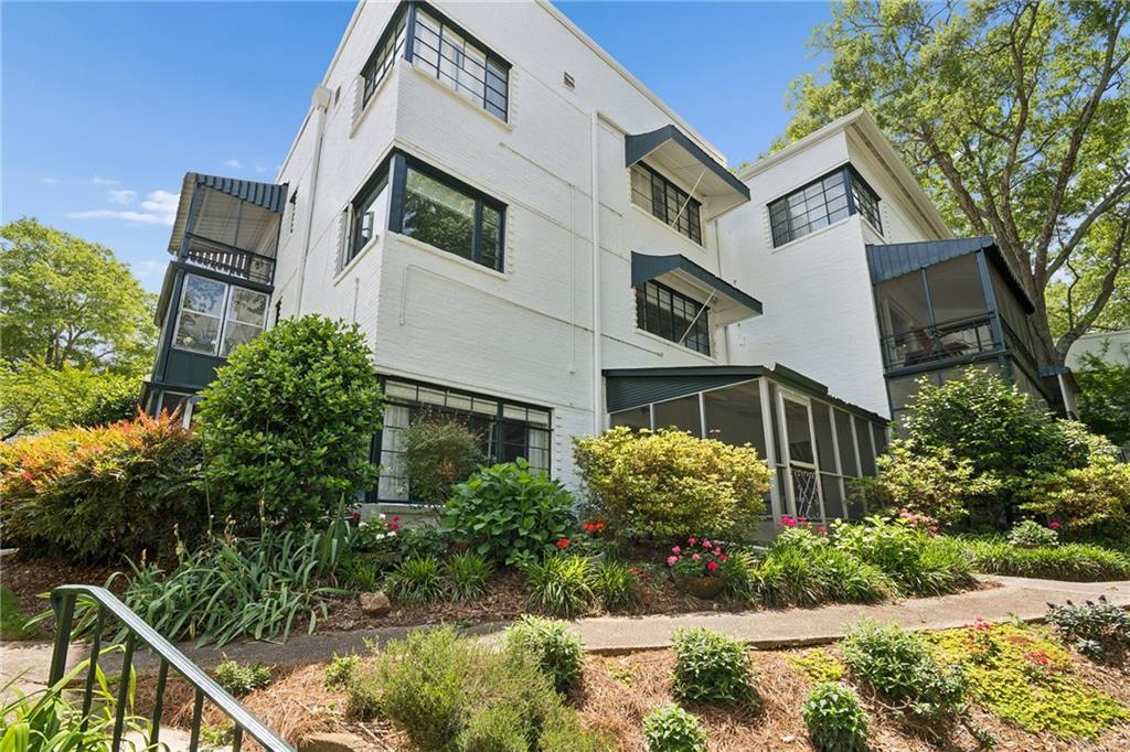 1367 Chalmette Dr., Atlanta, GA 30306