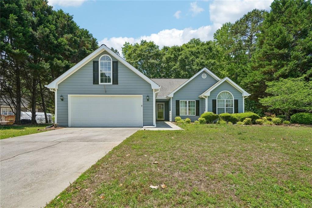 420 Towler Ct., Loganville, GA 30052