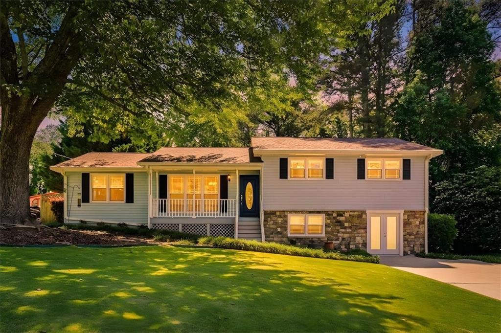 6812 Sky Lane Dr., Acworth, GA 30102