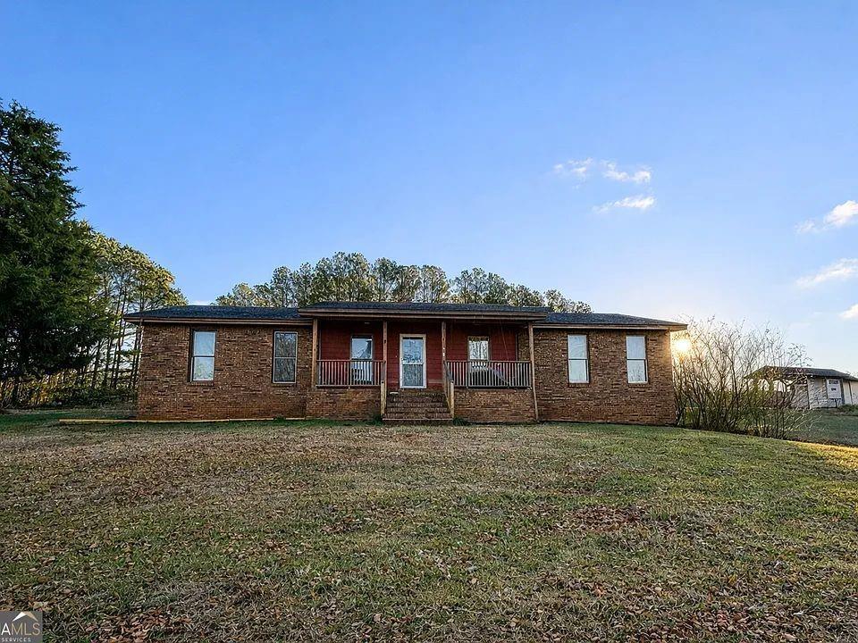 781 Thomas St., Roopville, GA 30170