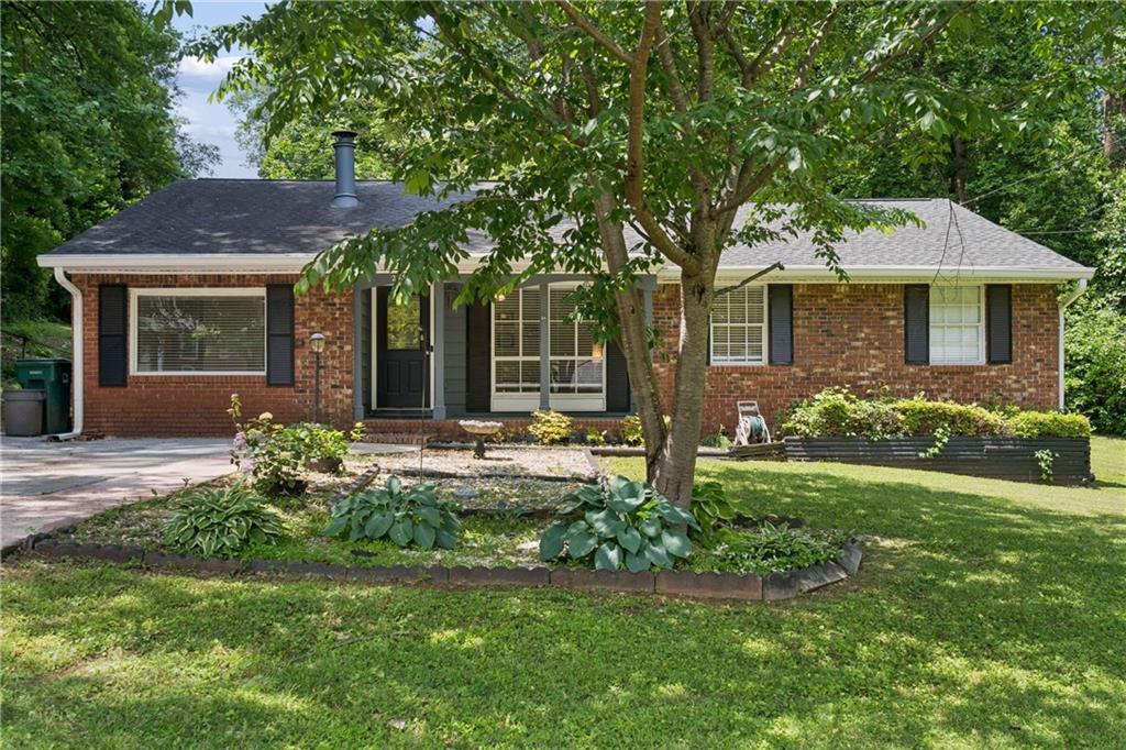 2530 Rolling View Dr., Smyrna, GA 30080