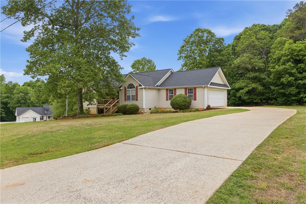 180 Rocky Shoals Tr., Mount Airy, GA 30563