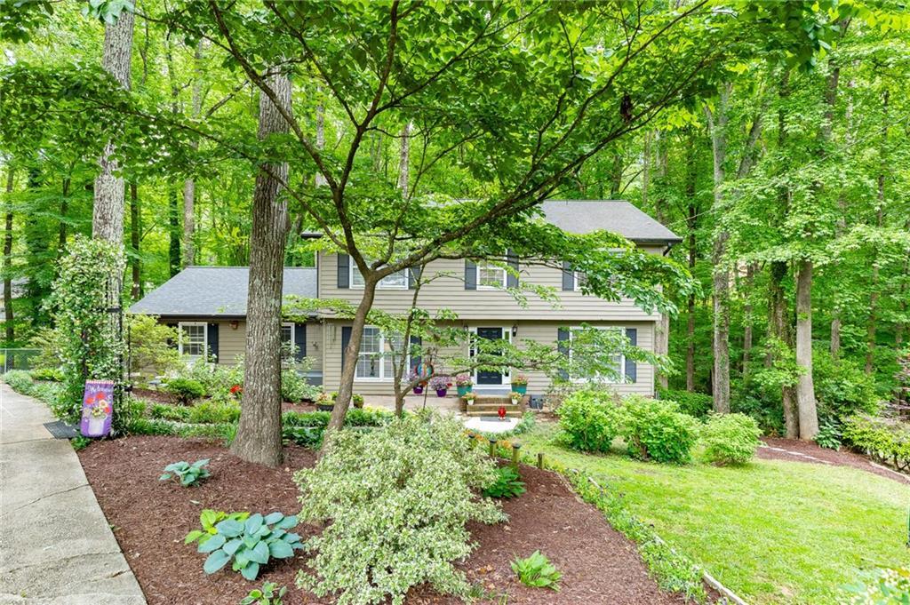 3672 Stonelake Ct., Lilburn, GA 30047