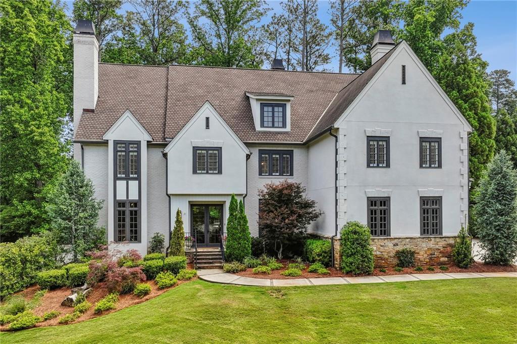 425 Laurel Chase Ct., Sandy Springs, GA 30327