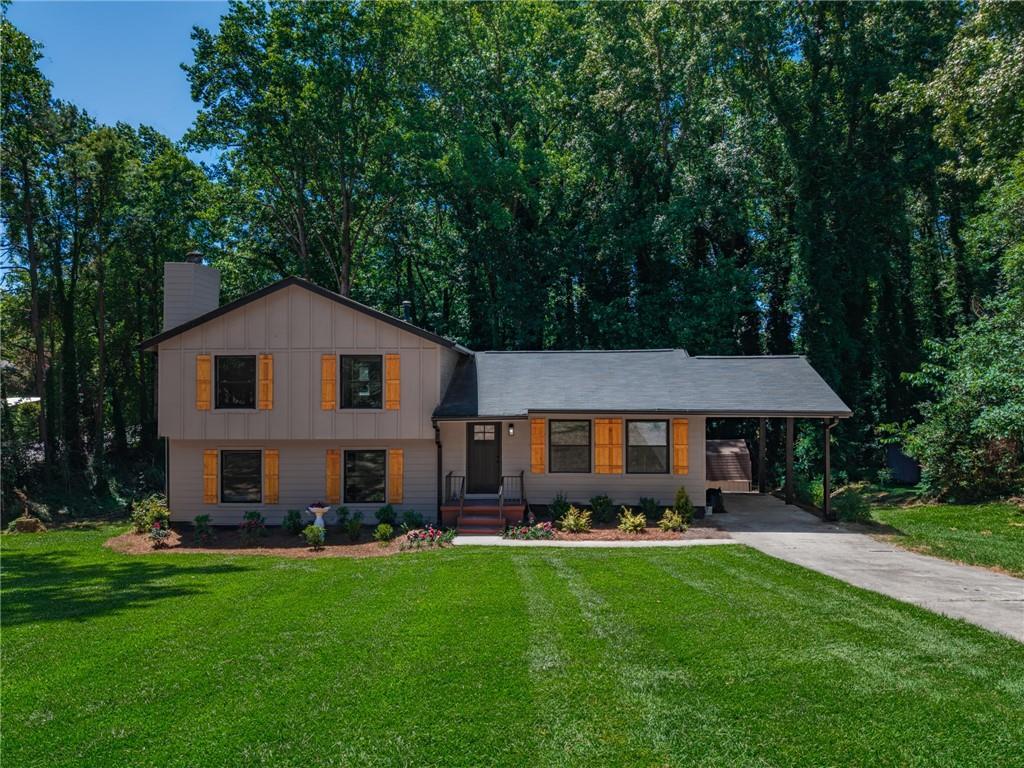 712 Overland Tr., Woodstock, GA 30189
