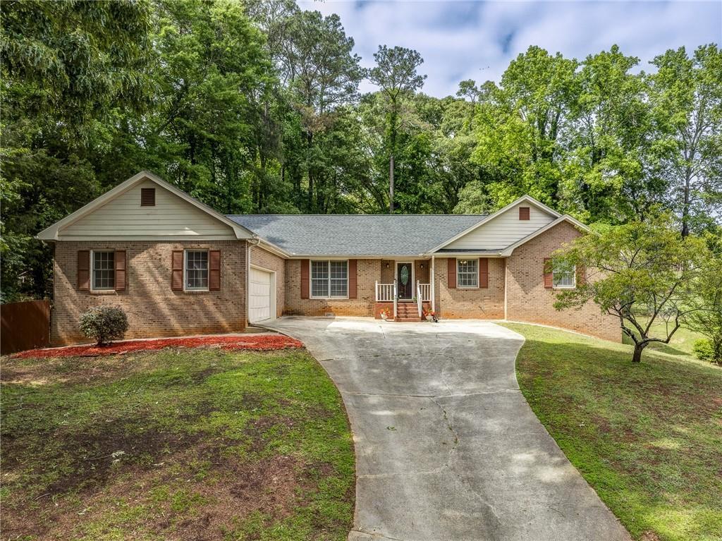6646 Heathrow Ct., Stone Mountain, GA 30087