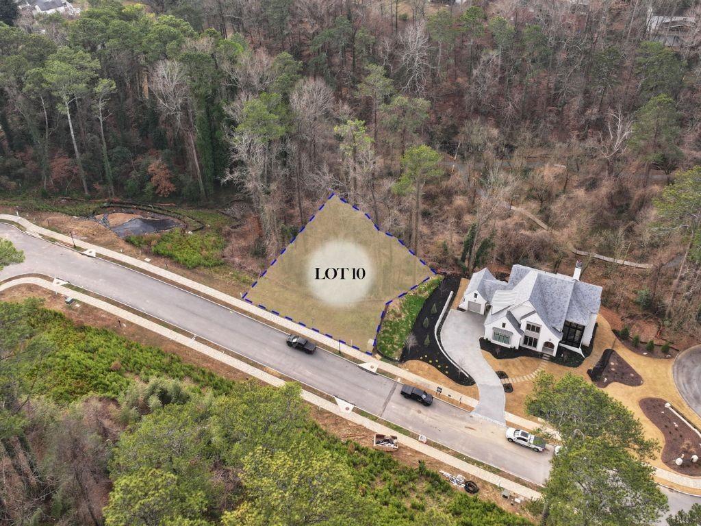 477 Emily Reed Ln., Atlanta, GA 30342