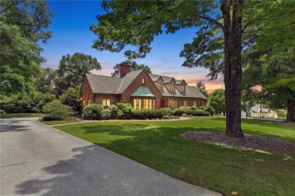 511 Dixon Dr., Gainesville, GA 30501