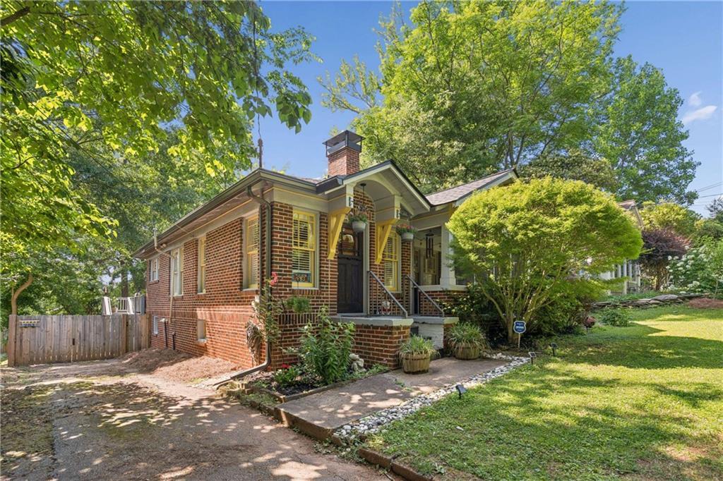 983 Alloway Pl., Atlanta, GA 30316