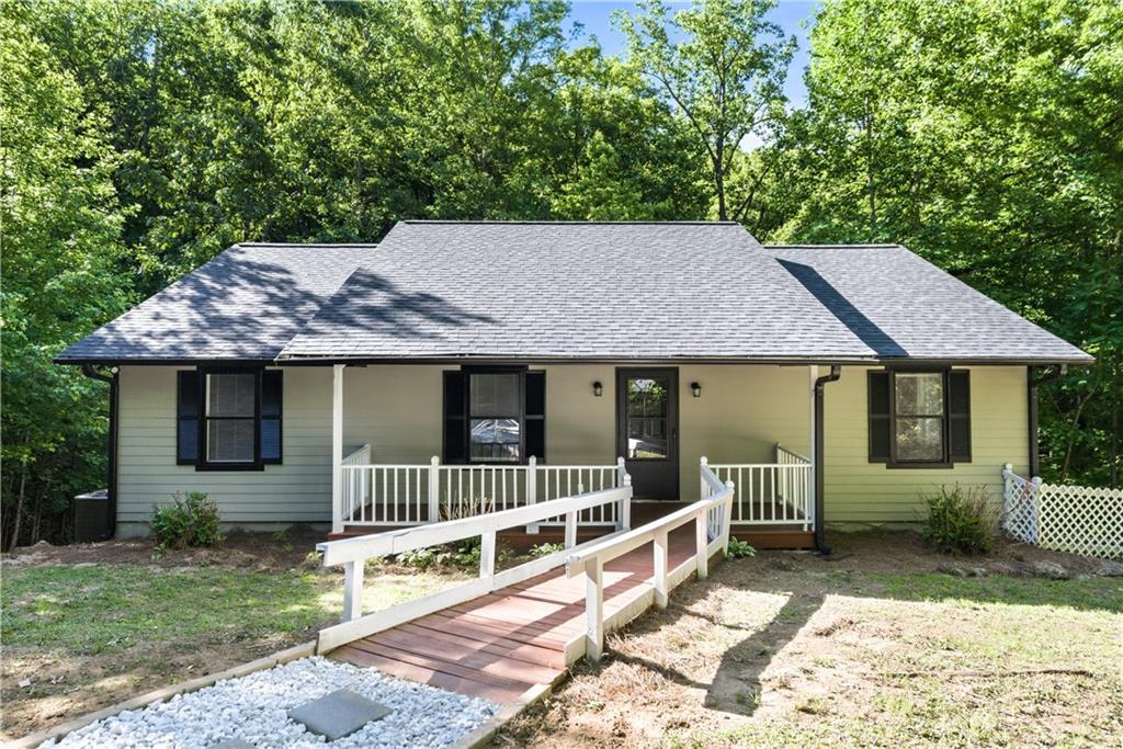 1029 Woodlawn Dr., Cleveland, GA 30528