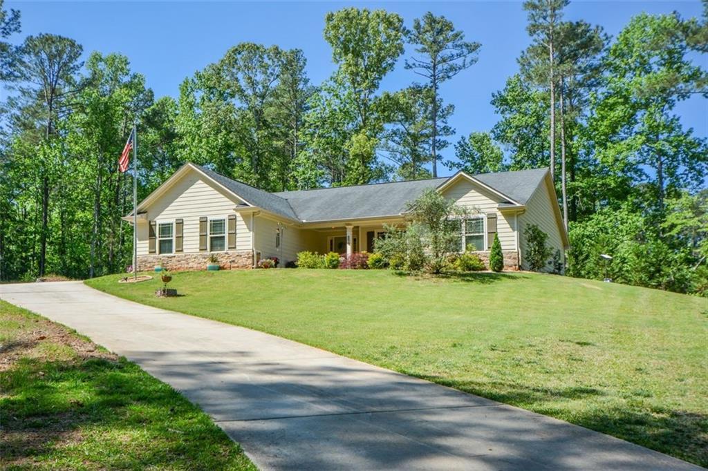 894 Happy Valley Cir., Newnan, GA 30263