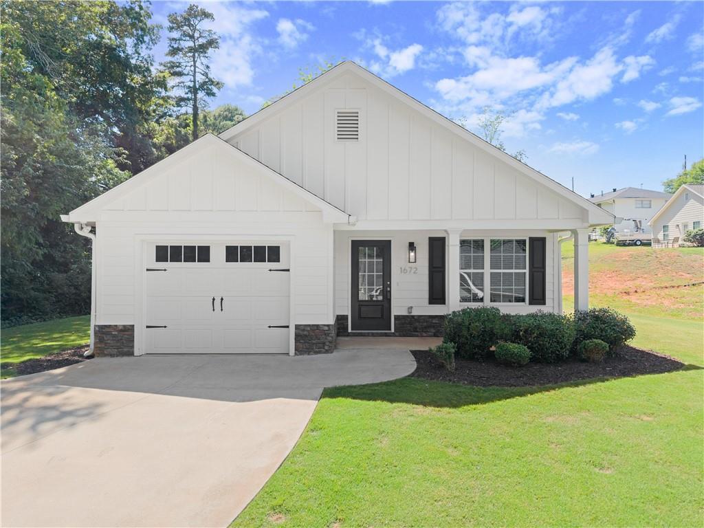 1672 Meadowlark Ln., Gainesville, GA 30501