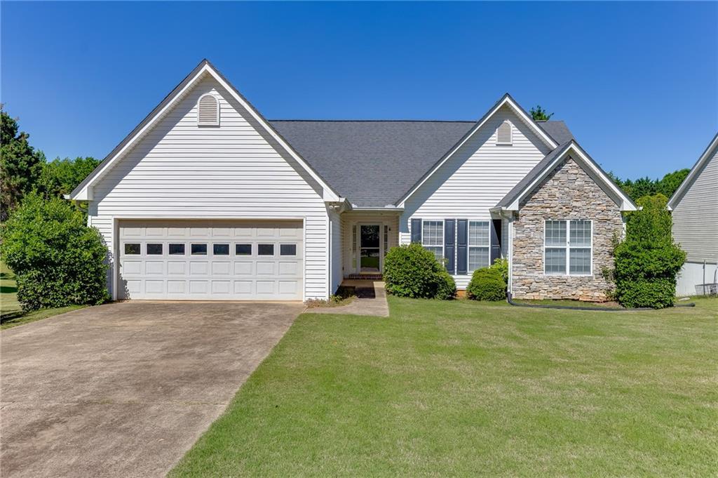 5972 River Oaks Dr., Flowery Branch, GA 30542