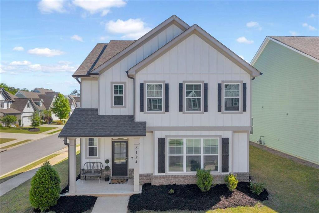 5124 Parkwood Dr., Flowery Branch, GA 30542