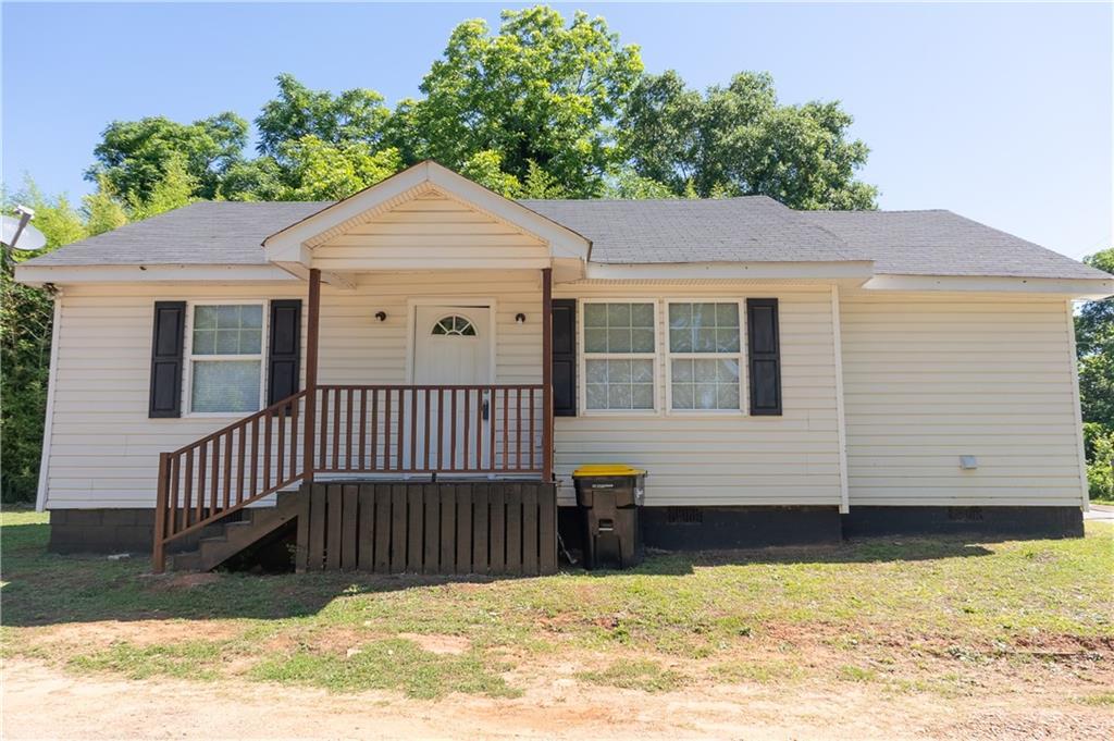 53 Washington Dr., Forsyth, GA 31029