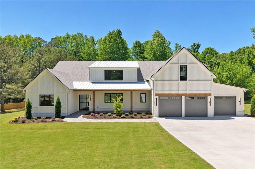 1452 Rucker Cir., Woodstock, GA 30188
