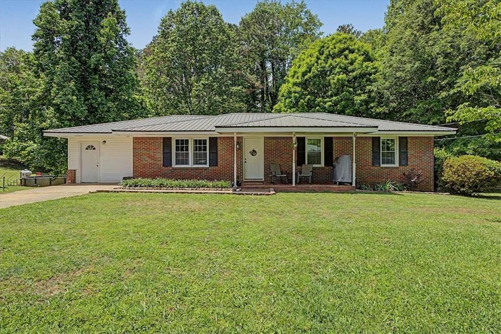 98 James St., Tallapoosa, GA 30176
