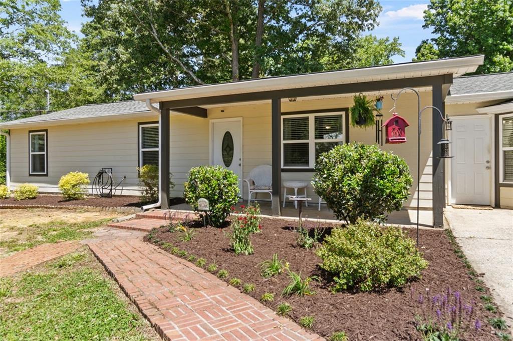 28 Rose Ct., Powder Springs, GA 30127