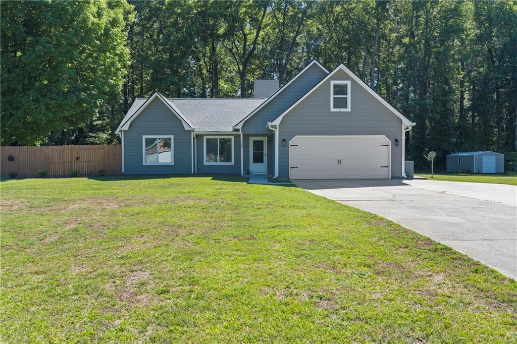 1768 Floye Dr., Loganville, GA 30052
