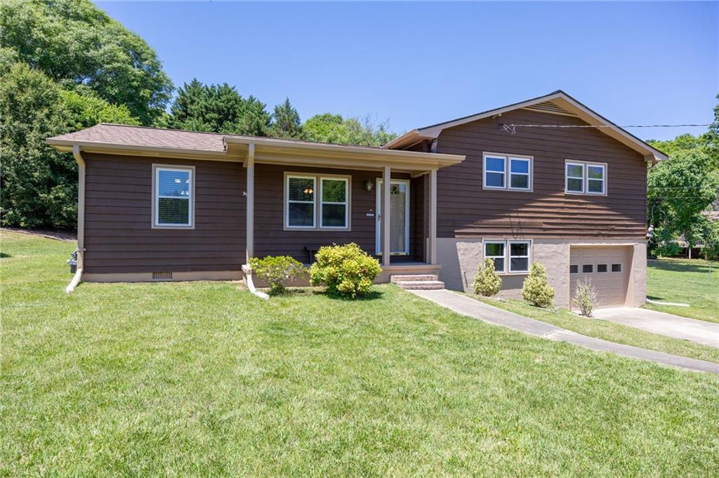 211 Mayflower Dr., Woodstock, GA 30188