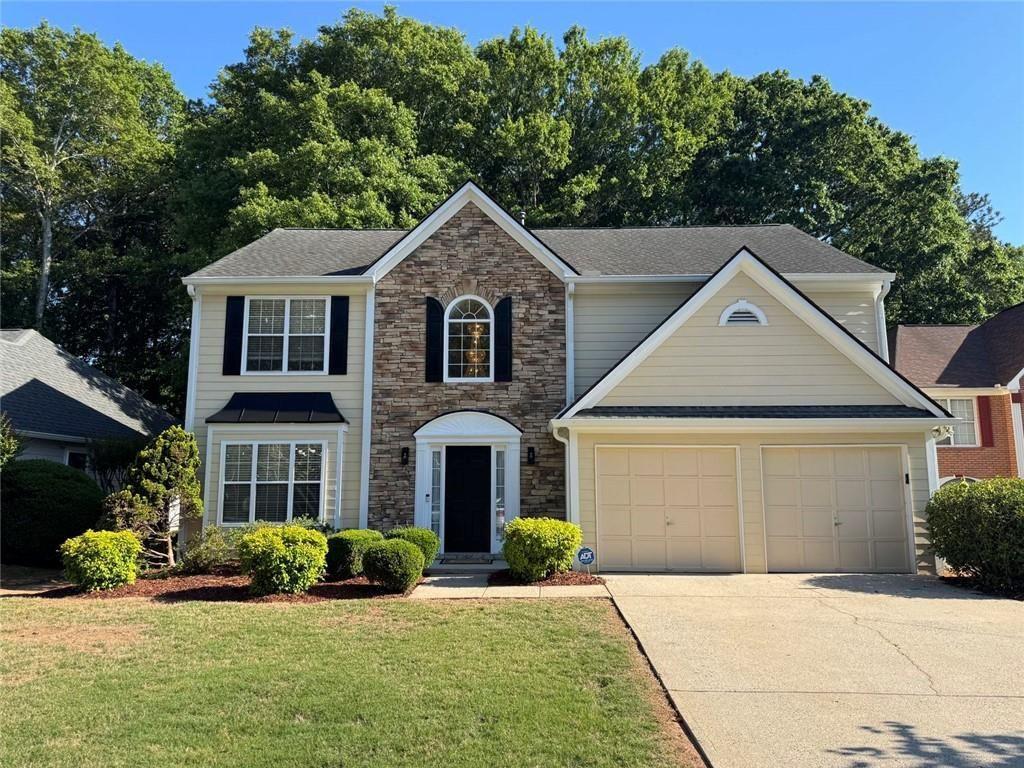 1075 Hidden Pond Ln., Roswell, GA 30075