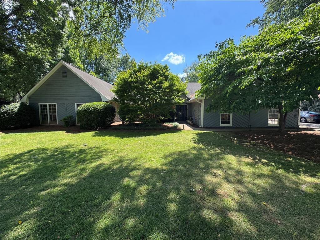 555 Saddle Creek Cir., Roswell, GA 30076