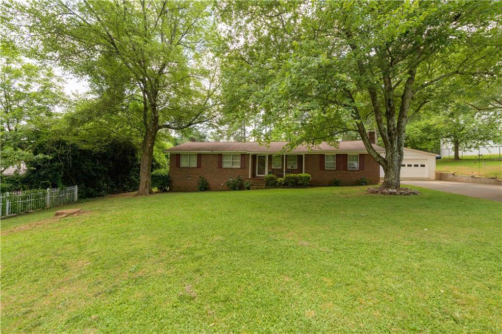 216 Kinman Rd., Calhoun, GA 30701