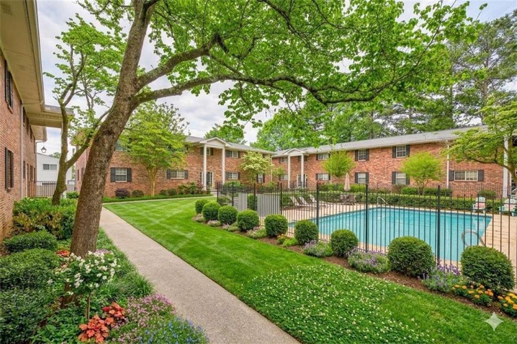 315 Hilderbrand Dr. #B4, Sandy Springs, GA 30328