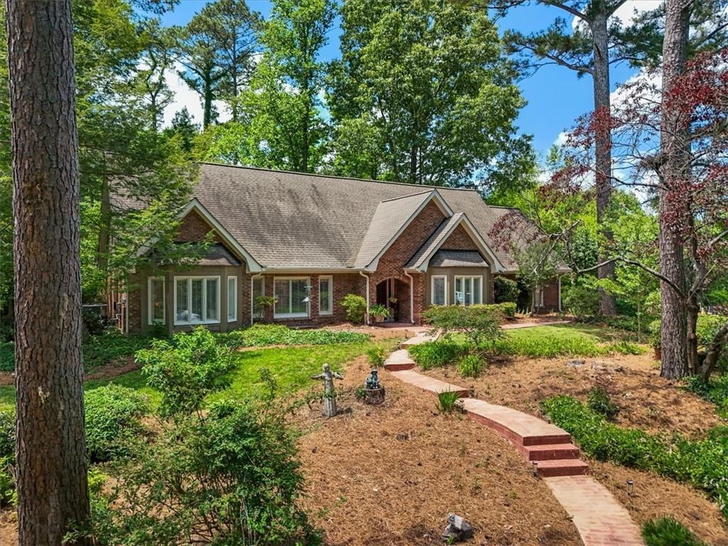 3439 Laurel Green Ct., Kennesaw, GA 30144